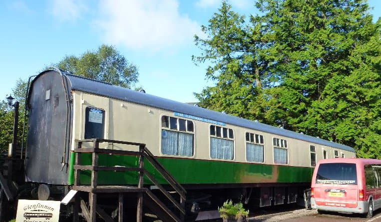 glenfinnan-sleeping-car-outside