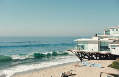 Essential Guide to Buying a Summer House in the U.S. vs the U.K. Real Estate Market